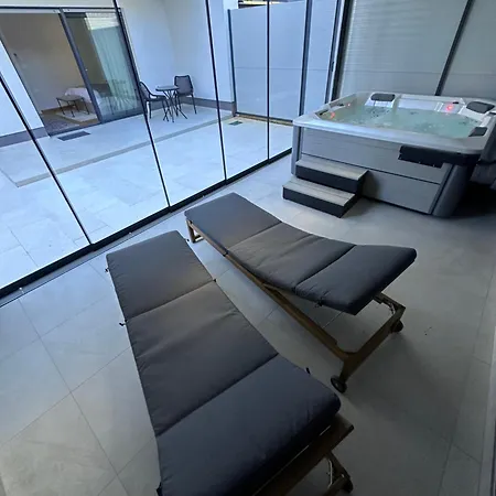Lux Oliva With Whirlpool And Free Parking Διαμέρισμα