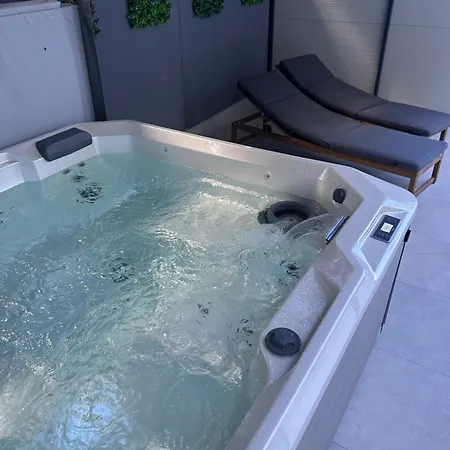 Διαμέρισμα Lux Oliva With Whirlpool And Free Parking
