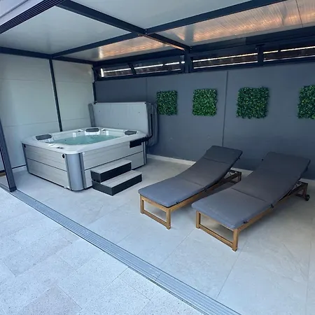 Lux Oliva With Whirlpool And Free Parking Διαμέρισμα
